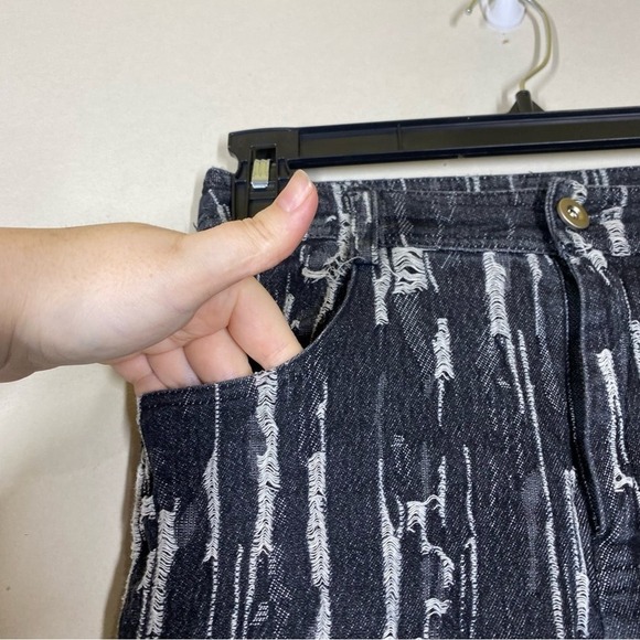 Mukzin / Theater Jacquard Straight Leg Crop Pants - Picture 5 of 8